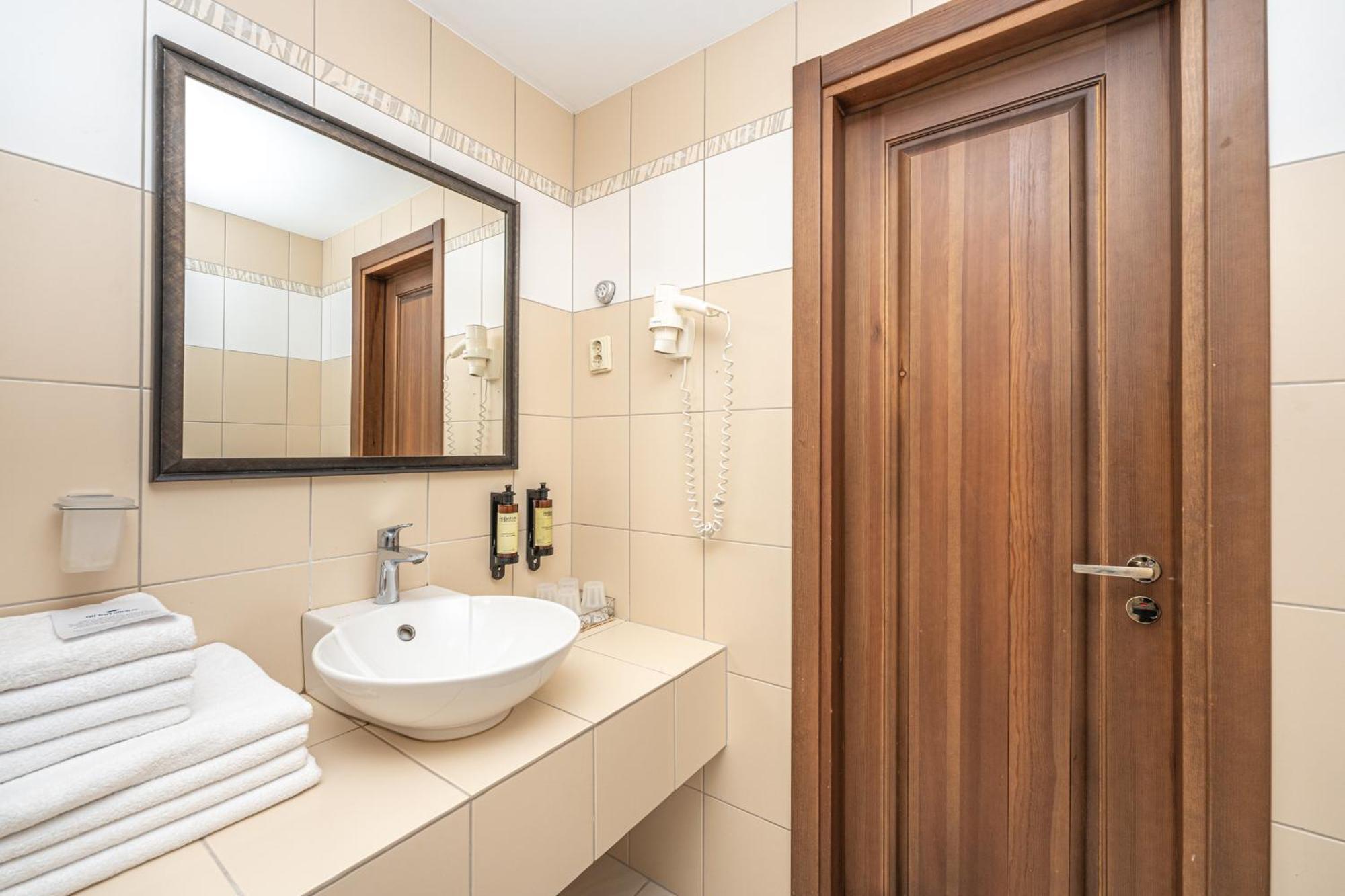Airinn Vilnius Hotel Buitenkant foto